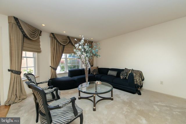 58 BUCKINGHAM PL, Cherry Hill, NJ 08003