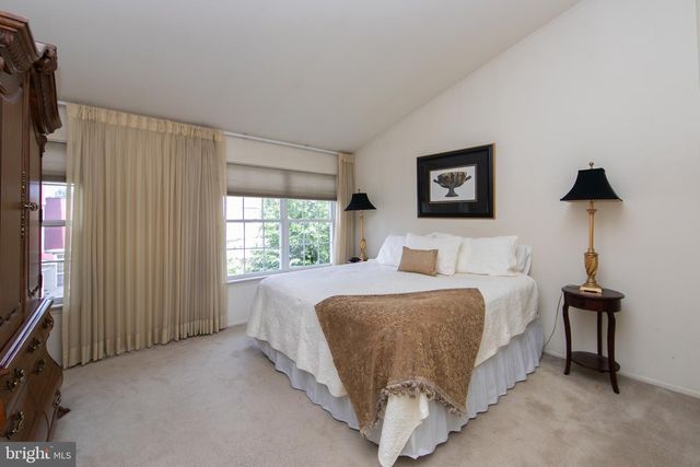 58 BUCKINGHAM PL, Cherry Hill, NJ 08003