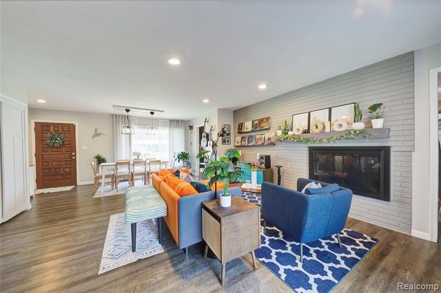 5367 Cambourne Place, West Bloomfield, MI 48322