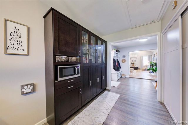 5367 Cambourne Place, West Bloomfield, MI 48322