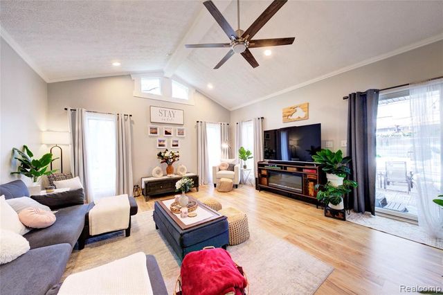 5367 Cambourne Place, West Bloomfield, MI 48322