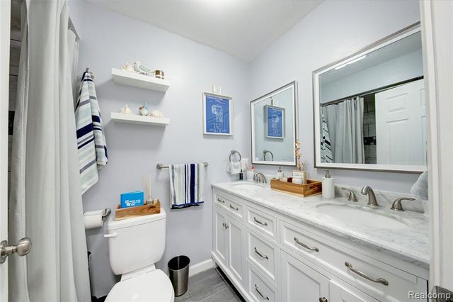 5367 Cambourne Place, West Bloomfield, MI 48322