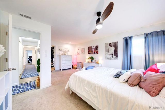 5367 Cambourne Place, West Bloomfield, MI 48322