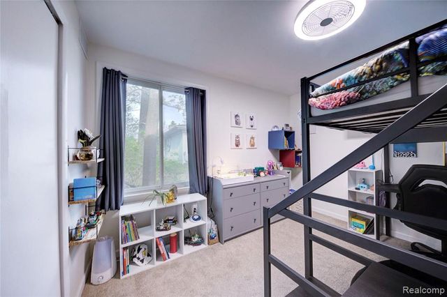 5367 Cambourne Place, West Bloomfield, MI 48322