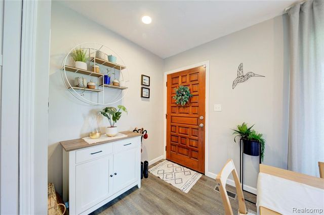 5367 Cambourne Place, West Bloomfield, MI 48322