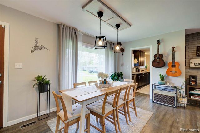 5367 Cambourne Place, West Bloomfield, MI 48322