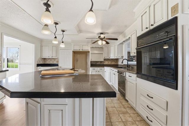 21503 S State Route Y Highway, Belton, MO 64012