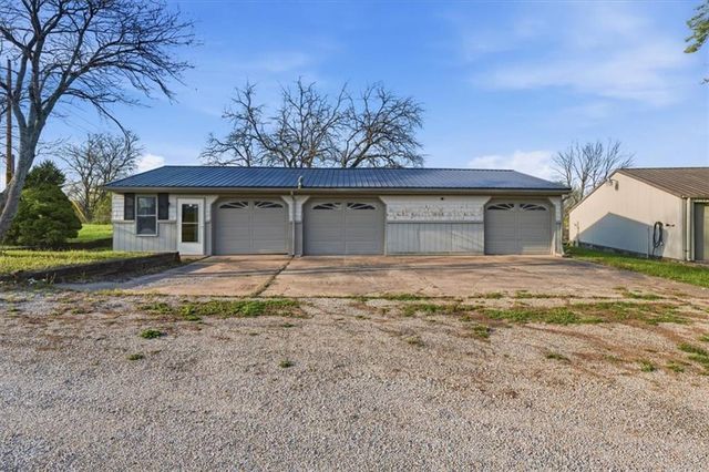 21503 S State Route Y Highway, Belton, MO 64012