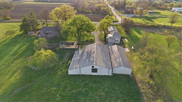 21503 S State Route Y Highway, Belton, MO 64012