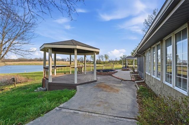 21503 S State Route Y Highway, Belton, MO 64012