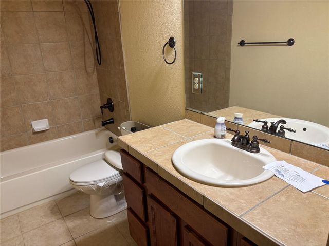 2101 Town Centre DR 1604, Round Rock, TX 78664