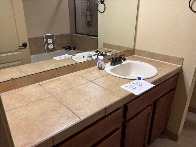 2101 Town Centre DR 1604, Round Rock, TX 78664