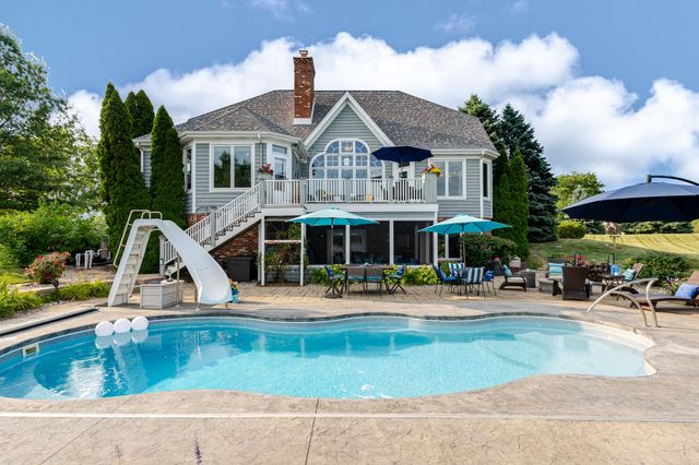 11255 Bell Place, Crown Point, IN 46307