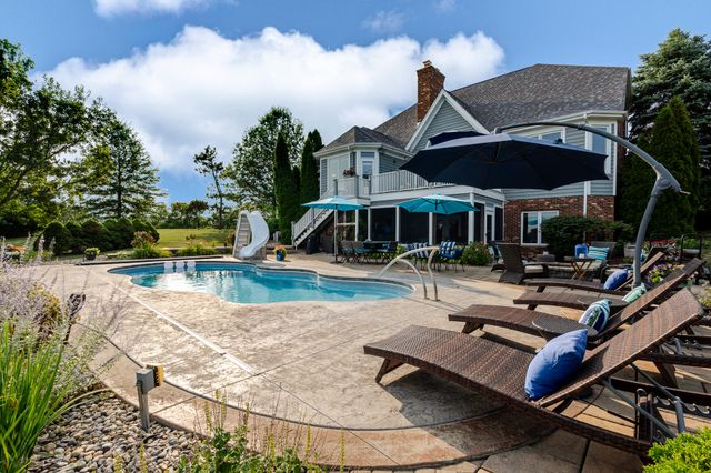 11255 Bell Place, Crown Point, IN 46307