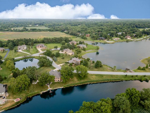 11255 Bell Place, Crown Point, IN 46307