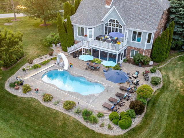 11255 Bell Place, Crown Point, IN 46307