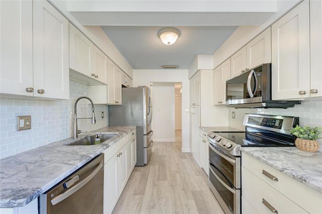 3368 SHEFFIELD CIRCLE, Sarasota, FL 34239