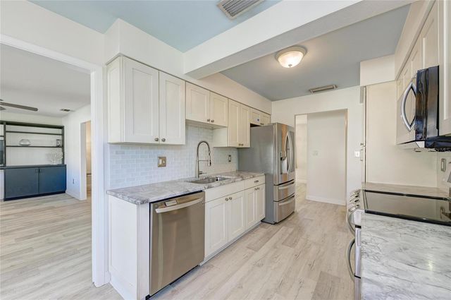 3368 SHEFFIELD CIRCLE, Sarasota, FL 34239
