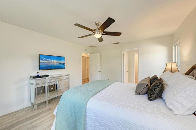 3368 SHEFFIELD CIRCLE, Sarasota, FL 34239