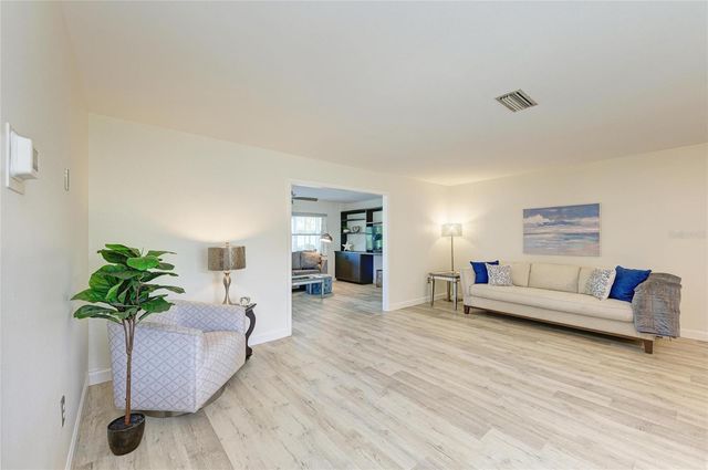 3368 SHEFFIELD CIRCLE, Sarasota, FL 34239