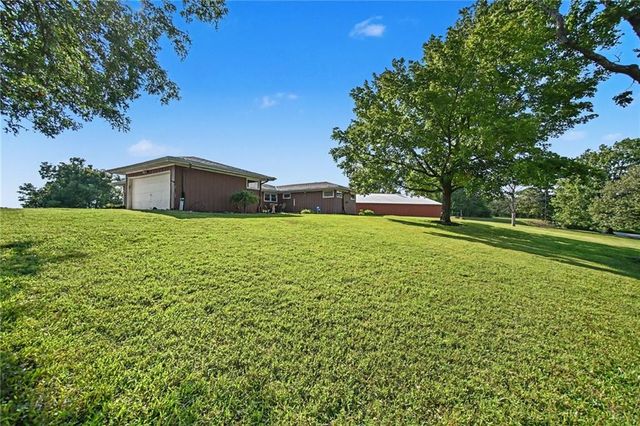 4921 NW 56th Street, Kansas City, MO 64151