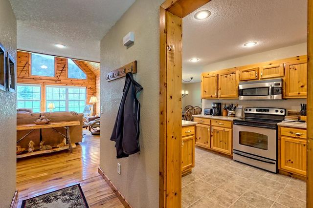 3556 River Front Lane, Hiawassee, GA 30546