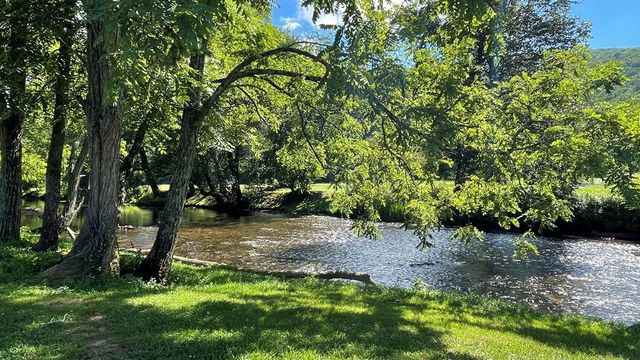 3556 River Front Lane, Hiawassee, GA 30546