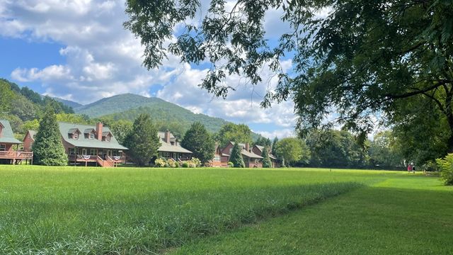 3556 River Front Lane, Hiawassee, GA 30546
