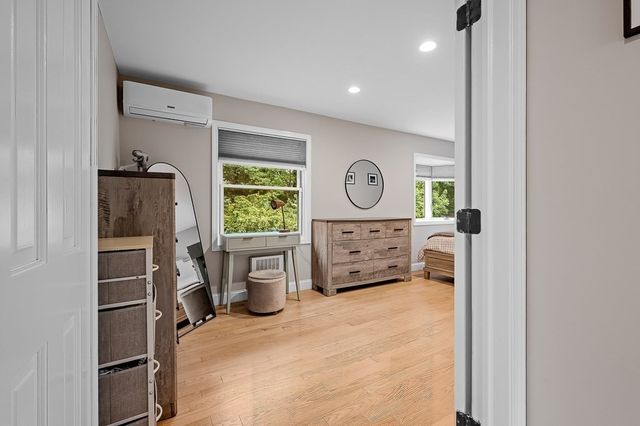 17 Vinal St, Hudson, MA 01749