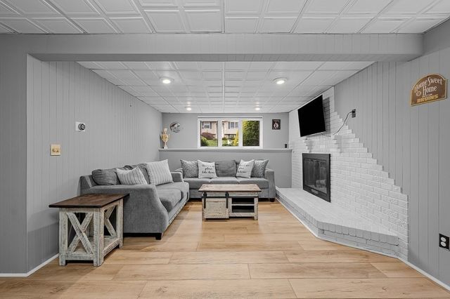 17 Vinal St, Hudson, MA 01749