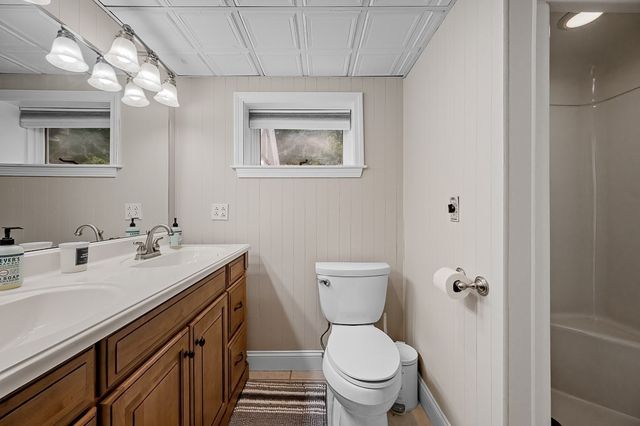 17 Vinal St, Hudson, MA 01749