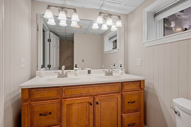 17 Vinal St, Hudson, MA 01749