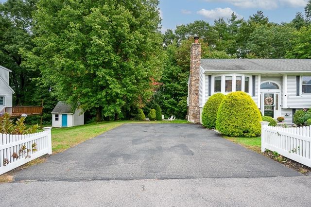 17 Vinal St, Hudson, MA 01749