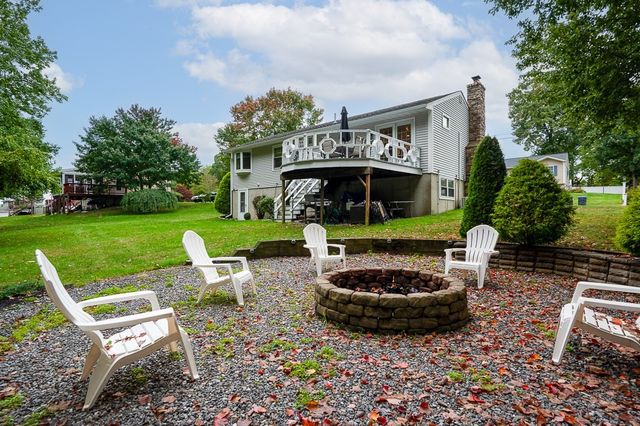 17 Vinal St, Hudson, MA 01749