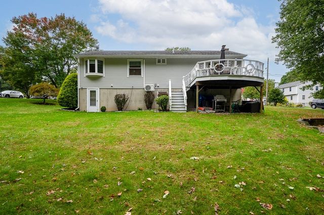17 Vinal St, Hudson, MA 01749