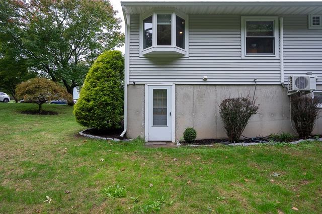 17 Vinal St, Hudson, MA 01749