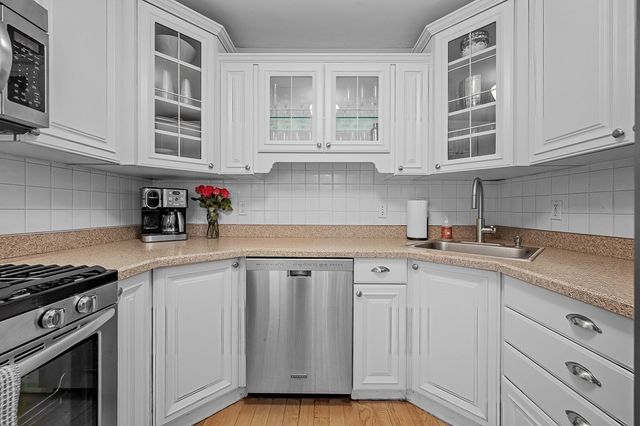 17 Vinal St, Hudson, MA 01749