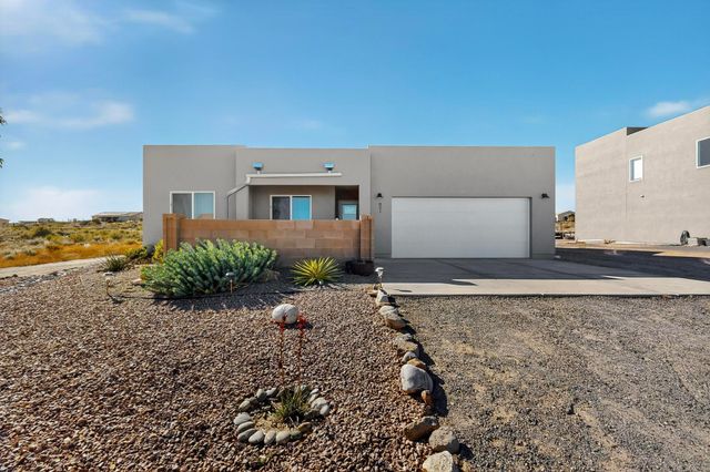 821 8th Street NE, Rio Rancho, NM 87124