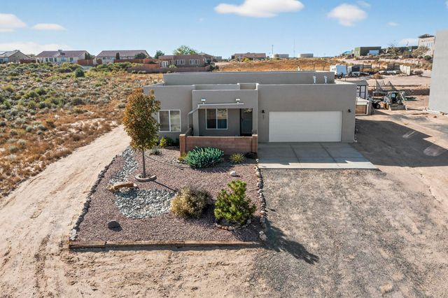 821 8th Street NE, Rio Rancho, NM 87124