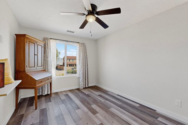 821 8th Street NE, Rio Rancho, NM 87124