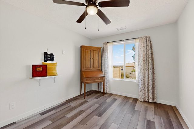 821 8th Street NE, Rio Rancho, NM 87124