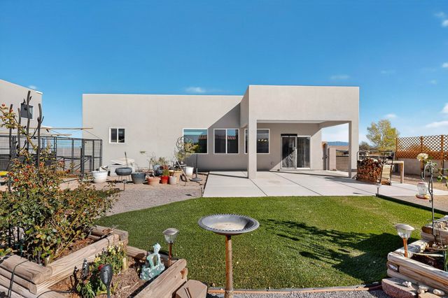 821 8th Street NE, Rio Rancho, NM 87124