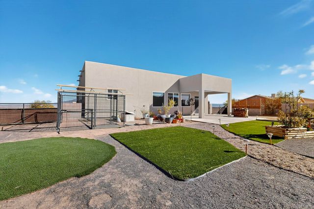 821 8th Street NE, Rio Rancho, NM 87124