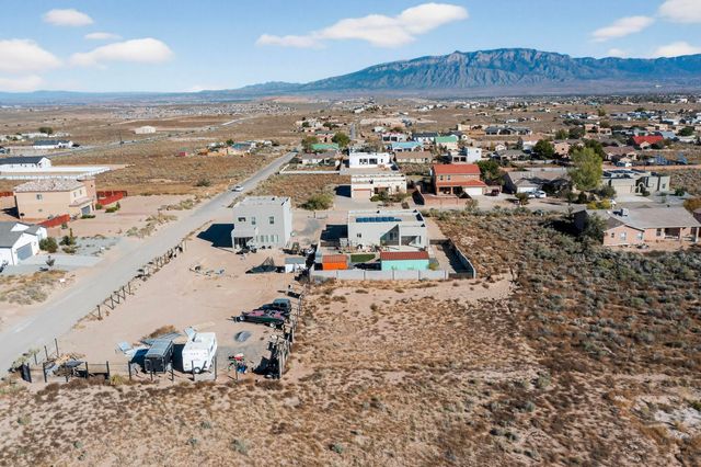 821 8th Street NE, Rio Rancho, NM 87124