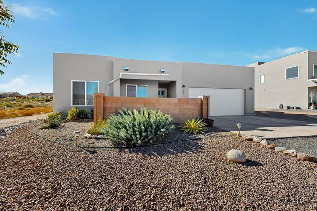 821 8th Street NE, Rio Rancho, NM 87124