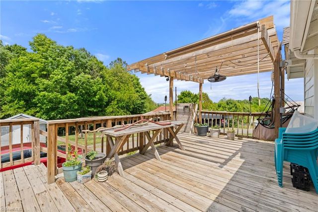 154 Adventure Trail, Mount Airy, NC 27030