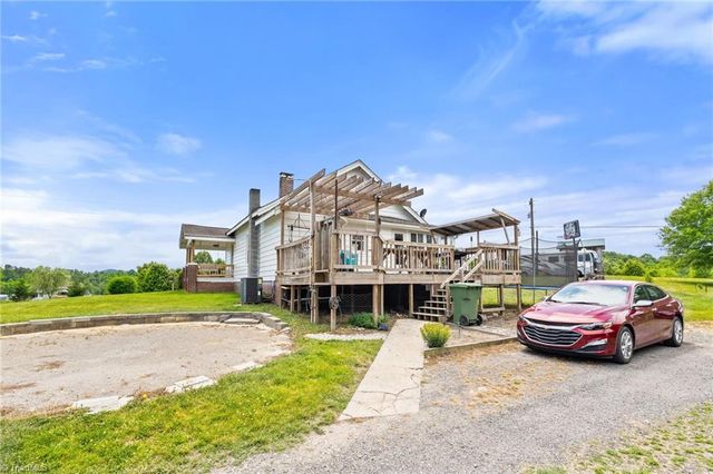 154 Adventure Trail, Mount Airy, NC 27030