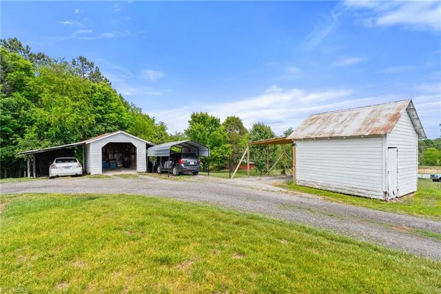 154 Adventure Trail, Mount Airy, NC 27030