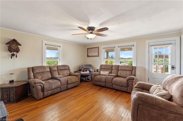154 Adventure Trail, Mount Airy, NC 27030
