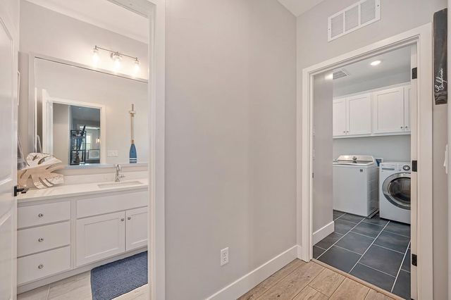 2319 5th Ave, Sacramento, CA 95818